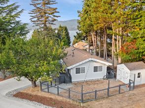 Lain-lain 4 Stunning Lake Views and Outdoor Adventure - Charming Retreat