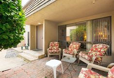 Others 7 Resort-Style Amenities and Direct Beach Access - Inviting Coastal Haven