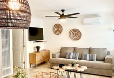 Lain-lain 4 Charming Cottage with Cozy Patio and Fire Pit - Inviting Beach Retreat