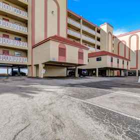 Hotel Exterior1Gulf View and Beachfront Pool - Beautiful Coastal Retreat,皮内拉斯县飯店