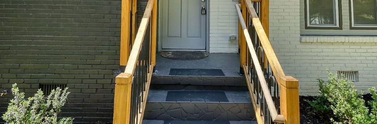 Others Serene Haven - Cozy Living, Media-Ready Lounge