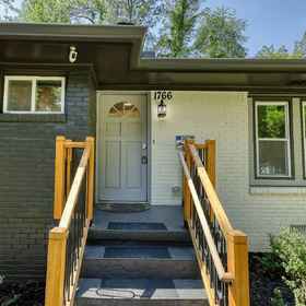 Hotel Exterior 1 Serene Haven - Cozy Living, Media-Ready Lounge, 金纪念馆 酒店