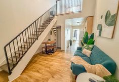 기타 6 Rooftop Balcony and Cozy Living Space - Stylish Urban Retreat