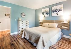 Others 7 Central Location with Open Kitchen and Cozy Fireplace - Charming Condo