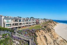 其他 Oceanfront Luxury Retreat with Swimming Pools and Tennis Courts - Charming Coastal Escape