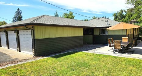 อื่นๆ 2 Chef's Kitchen and in-Home Theater Haven - Gorgeous Escape