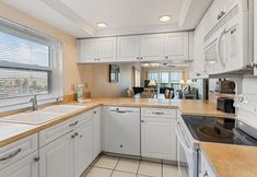 기타 6 Dual Water Views and Heated Pool - Spacious Coastal Retreat