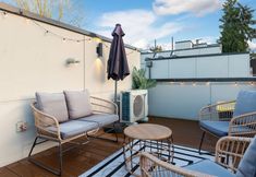 其他 2 Rooftop Deck and Close to Vibrant Cafés and Trails - Charming Retreat