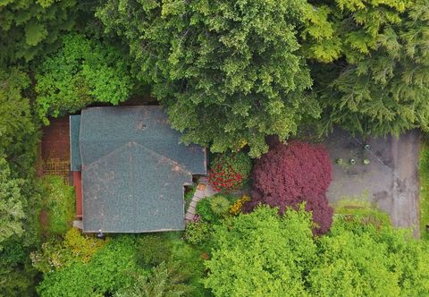 Others Tranquil Cabin Near Serene Beaches and Forests - Stunning Secluded Retreat