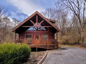其他 4 Dog-friendly cabin with private hot tub, free WiFi, pool table, and central AC