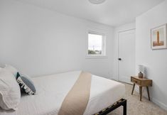 其他 5 Kitchenette and Nearby Dining Options - Charming Coastal Haven