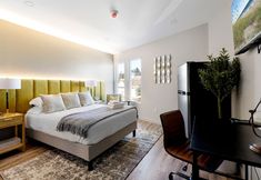 อื่นๆ 4 Cozy Ambiance with Free Parking and Modern Amenities - Charming Oasis