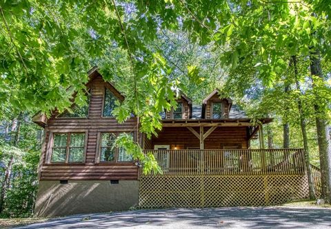 Others Hot Tub, Pool Table and Scenic Views - Charming Mountain Haven