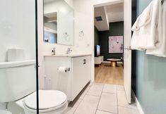 Others 6 Stylish Retreat Near Gaslamp Quarter - Cozy and Comfortable Escape