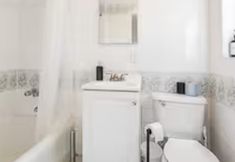 Others 3 Cozy Retreat with Ample Space - Charming Haven for Connection