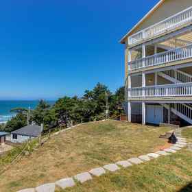 Hotel Exterior 1 Charming Studio Condo with Nearby Beach Access - Dogs OK, Lincoln County Hotels