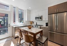 Others 6 Rooftop Patio and Work-Friendly Amenities - Charming Urban Retreat