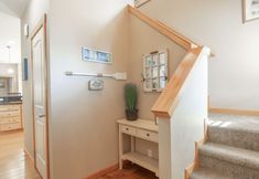 其他 6 Spacious Great Room and Family Fun Amenities - Inviting Coastal Haven