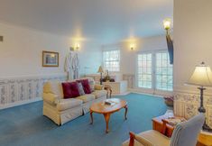 其他 6 Gorgeous suite at oceanfront inn steps to beach with jetted tub & gas fireplace