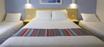 Others 2 Travelodge Medway M2
