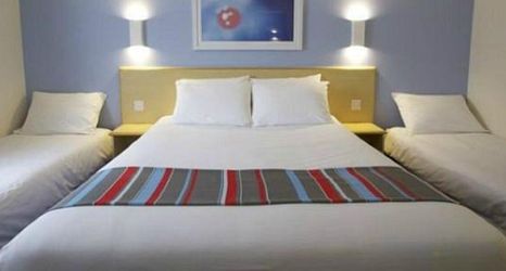 Others 2 Travelodge Medway M2
