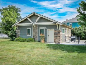 อื่นๆ 4 Downtown Retreat