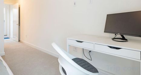 Lain-lain 2 Private Rooftop Patio and Smart Home Features - Modern Urban Oasis