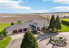 其他 7 Spacious Family Retreat with Expansive Yard - Charming Country Escape