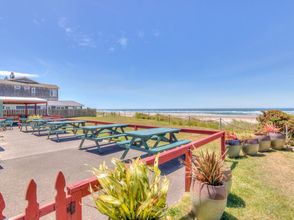 Others 4 Cozy Living Spaces and Large Yard - Inviting Custom Retreat