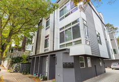 Lainnya 2 Private Rooftop and Stunning City Views - Charming Urban Oasis