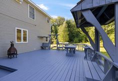 其他 2 Spacious Backyard and Spa Area with Jacuzzi - Stunning Tranquil Retreat