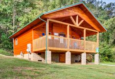 その他 5 Riverfront Views and Hot Tub Retreat - Charming Log Cabin