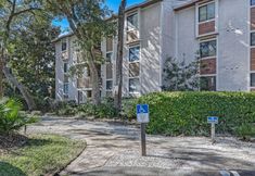 Khác 5 Amelia's Treehouse! 2 blocks to beach. Pool access. Large Screened-in balcony. Centrally located!