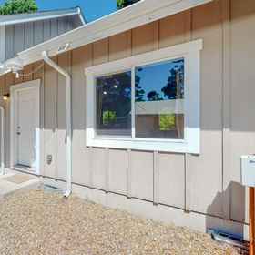 Hotel Exterior1Private, quiet, dog-friendly home with firepit, 1/4 mile from Heceta Beach,海狮洞飯店