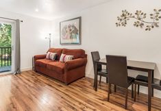 Others 6 Central Location with Open Kitchen and Cozy Fireplace - Charming Condo