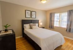 Others 7 Prime Location Cottage Near Lake Trails Shops