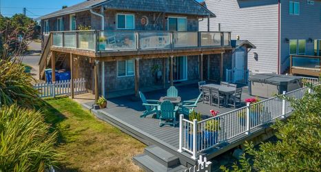Others 2 Ocean Views and Spacious Outdoor Oasis - Exquisite Family Retreat