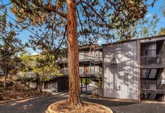 Others 2 Central Location with Open Kitchen and Cozy Fireplace - Charming Condo