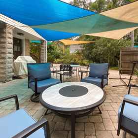 Hotel Interior/Public Areas 1 Chic Coastal Escape with Tropical Patio - Charming Beach Haven, 피넬라스 카운티 호텔