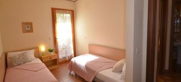 Khác 5 Lovely Holiday Home with Garden Steps from the Beach