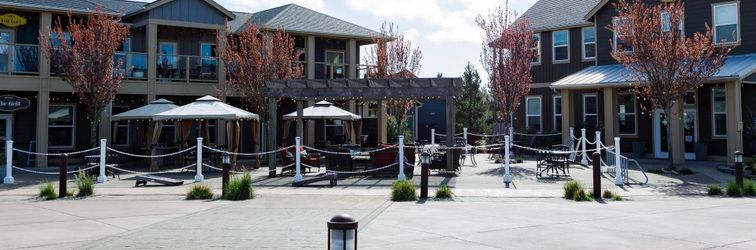 อื่นๆ Spacious Living and Back Deck with Grill - Charming Beach Retreat