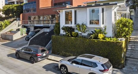 Others 2 Ocean Views and Historic Charm - Stunning Beach Cottage Retreat