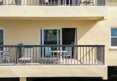 อื่นๆ 4 Side View Balcony and Heated Swimming Pool Access - Charming Retreat