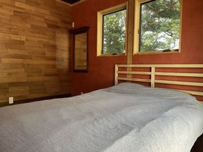 Others 4 House in the Forest