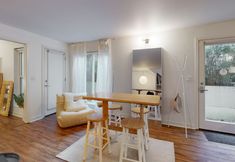 기타 5 Charming townhouse with private washer/dryer & enclosed patio