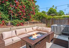 Others 2 Hot Tub and Outdoor Fire Pit Oasis - Charming Relaxing Retreat