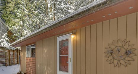 其他 2 Enchanting Hot Tub and Fenced Yard - Inviting Forest Retreat