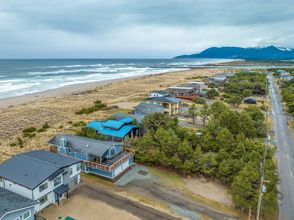 Lain-lain 4 Beach Access and Game Room Fun - Stunning Coastal Retreat