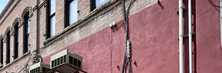 Khác Main Street Views and Spacious Living - Gorgeous Downtown Loft