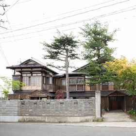 Hotel Exterior1Momotose plants,由利本庄市飯店